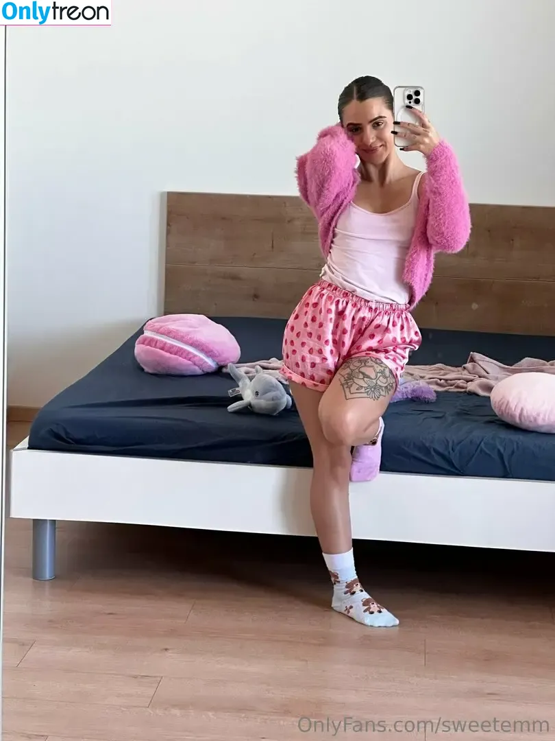 sweetemm nude photo #0020 (sweetemm)
