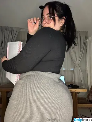 sweetiesuun / onlylatinafans nude photo #0189