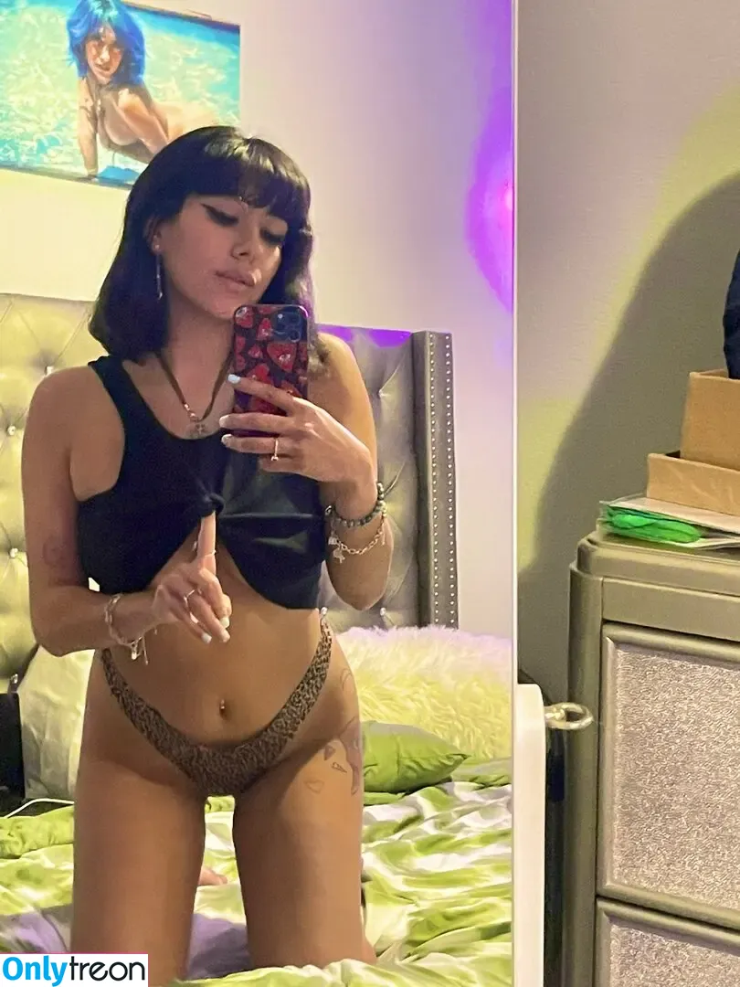 Sweetrora nude photo #0022 (_auroraguadalupe)
