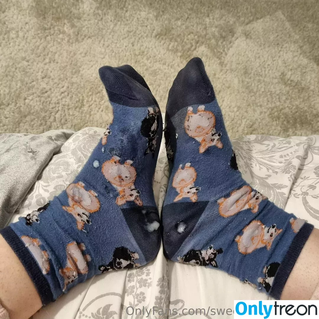 sweetsocksstudios голая photo #0031 (roxkouttkashh)