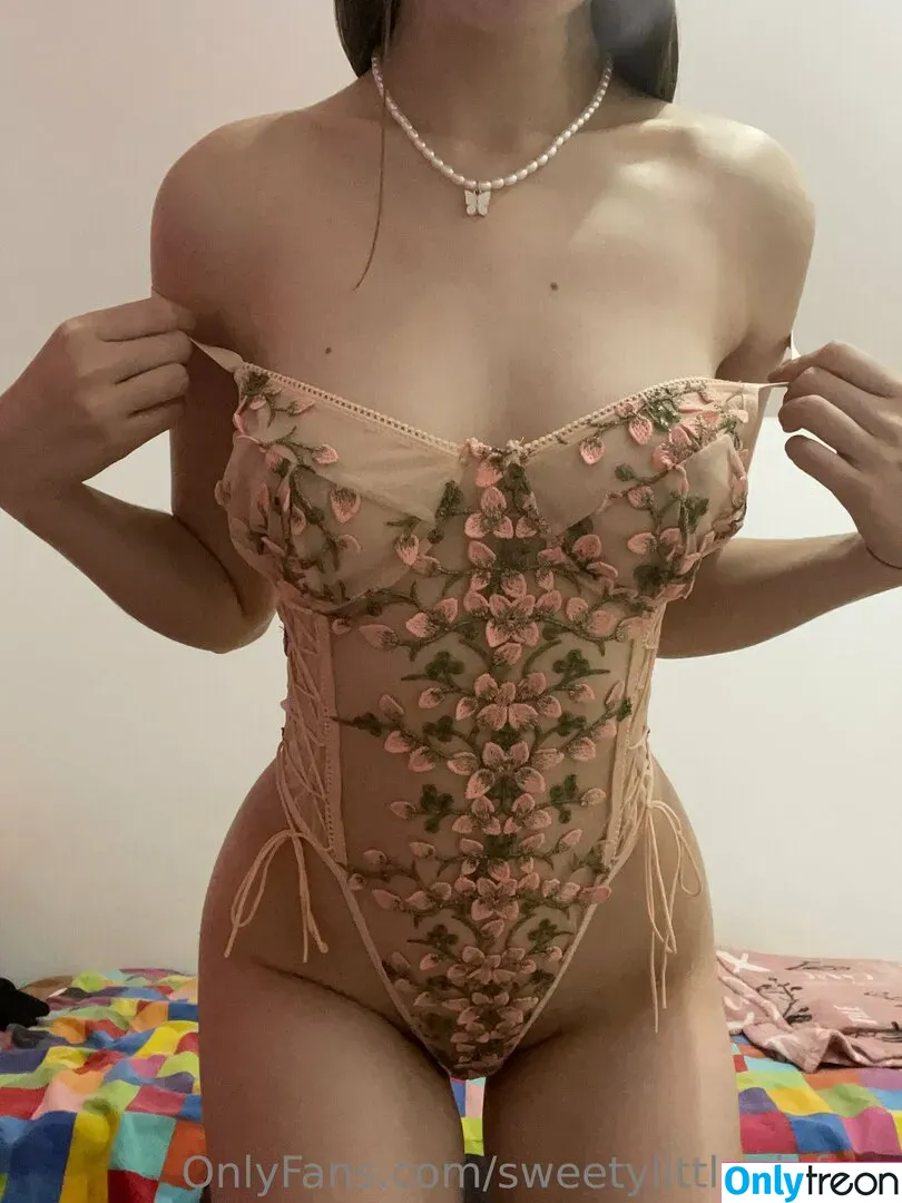 sweetylittlepiefree nude photo #0025 (sweetylittlepie_)
