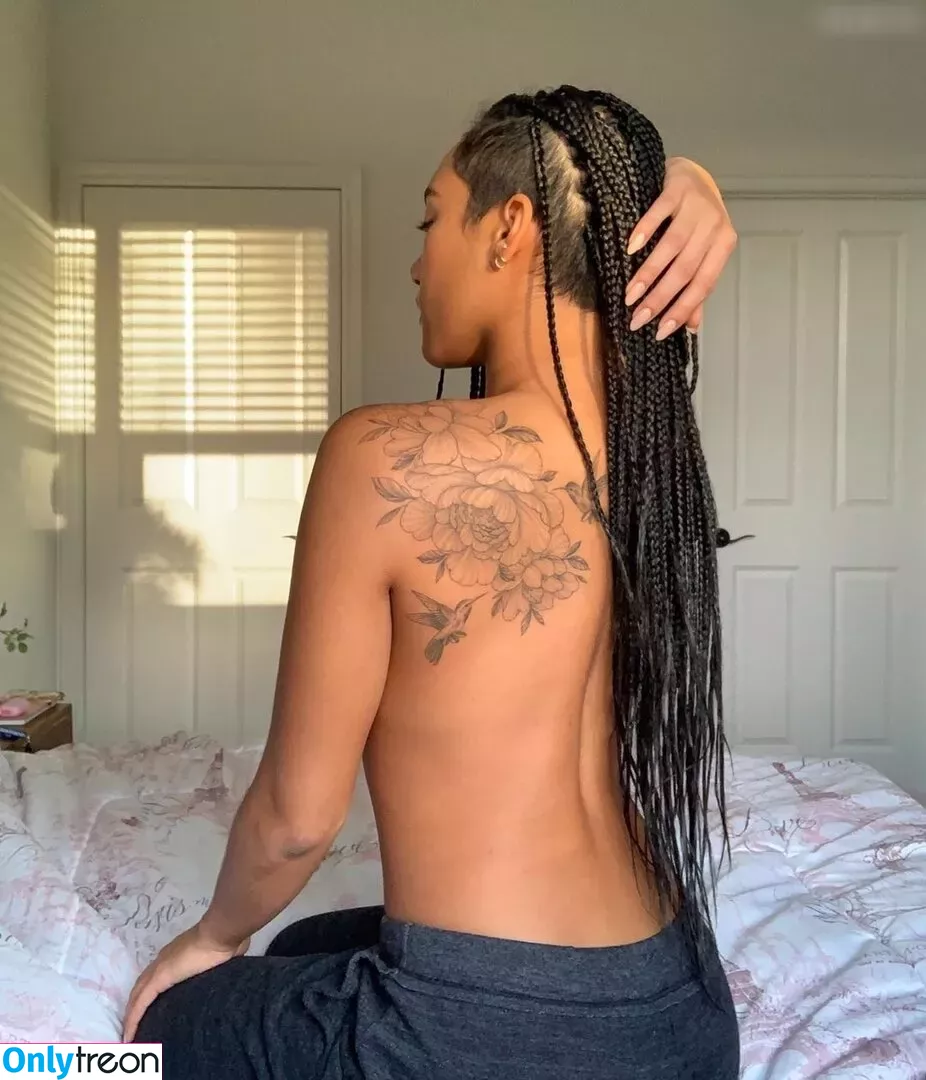 Sydney Park nude photo #0160 (heysydneypark)