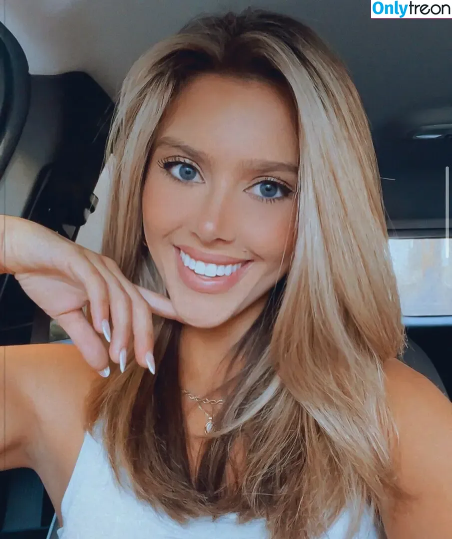 Sydney Segars nude photo #0002 (sydney_a_s)
