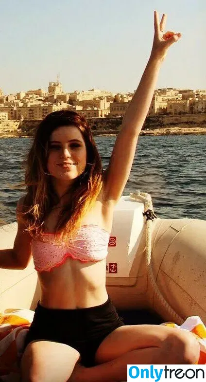 Sydney Sierota nude photo #0003 (sydneysierota)