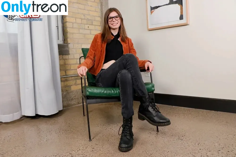 Sydney Summers nude photo #0014 (sydsummers)