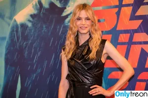 Sylvia Hoeks / sylviahoeks nude photo #0029