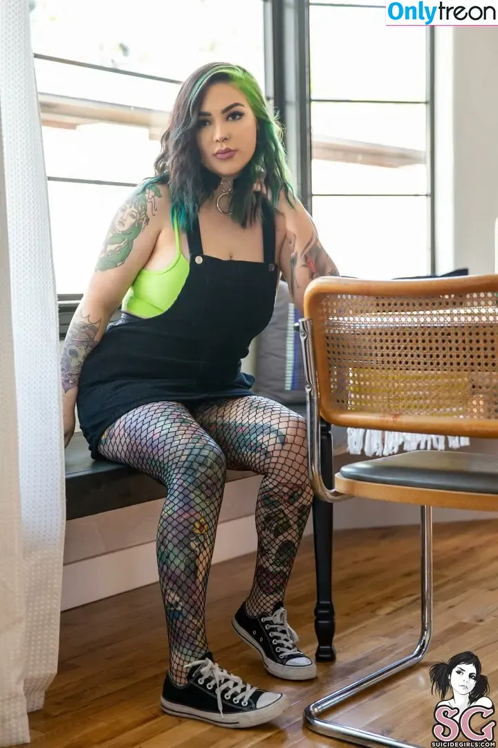 Synthee nude photo #0012 (Synthee)