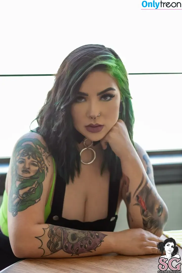 Synthee nude photo #0016 (Synthee)