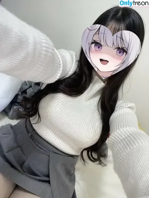 Syu.x.na nude photo #0001