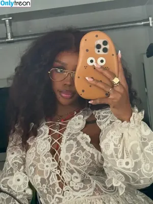 SZA / Solana Rowe / thejad3x nude photo #0439
