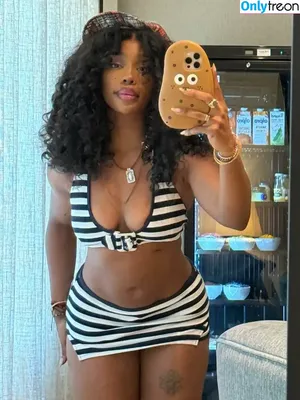 SZA / Solana Rowe / thejad3x nude photo #0443