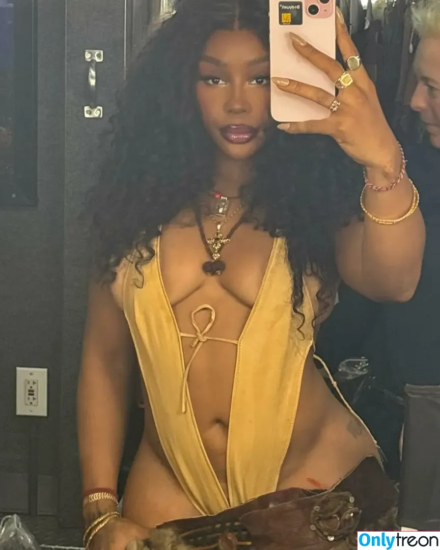 SZA nude photo #0410 (Solana Rowe / thejad3x)