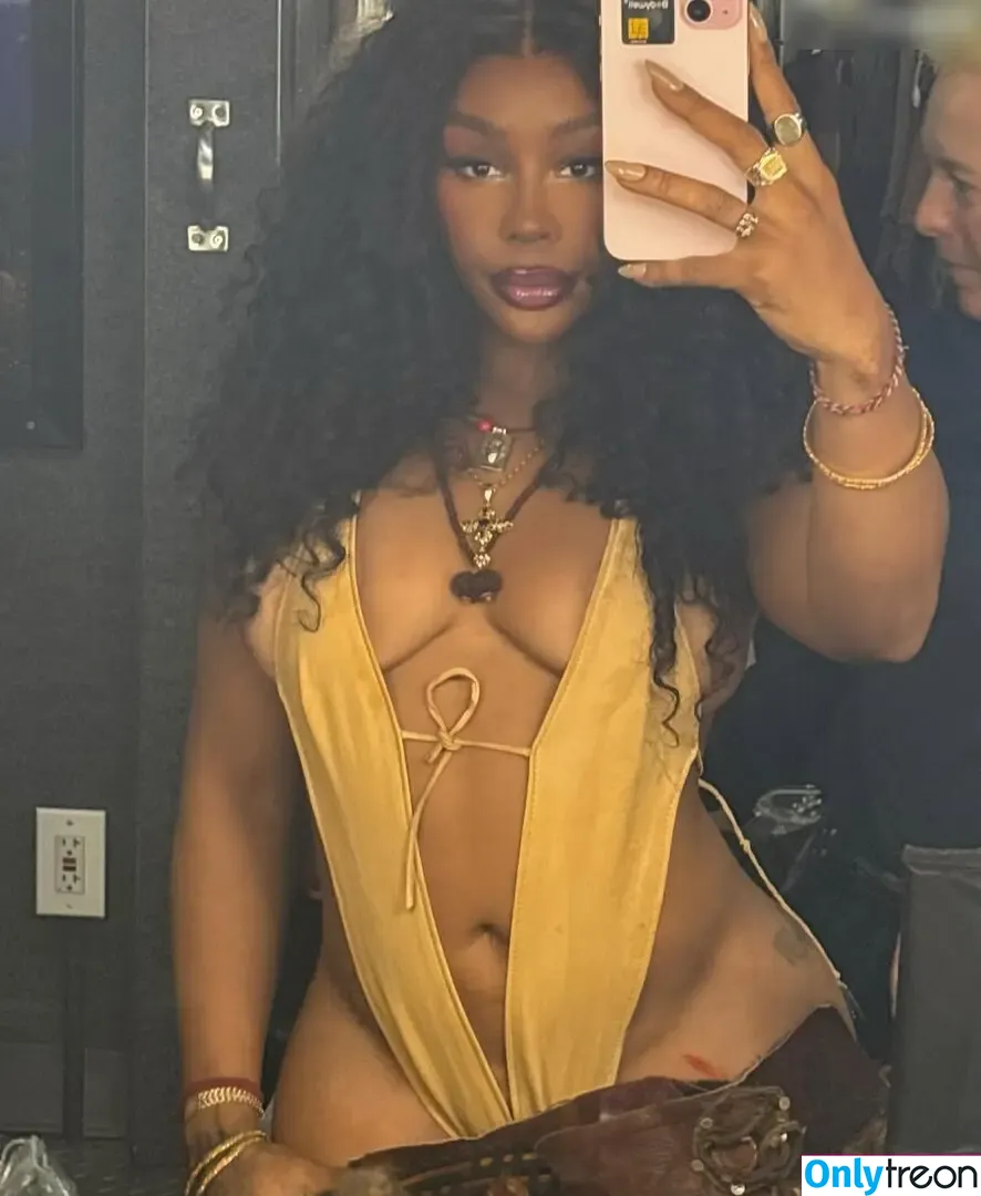 SZA nude photo #0417 (Solana Rowe / thejad3x)