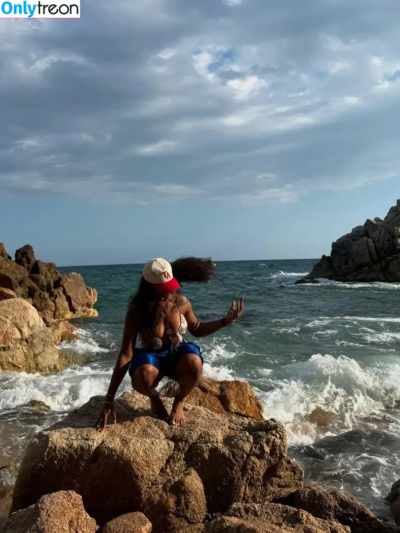 SZA голая photo #0442 (Solana Rowe / thejad3x)