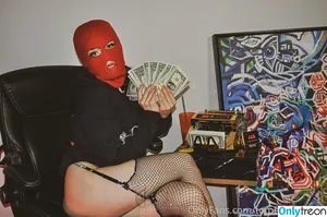 t0pc0ntent / dickgrabberstwt nude photo #0016