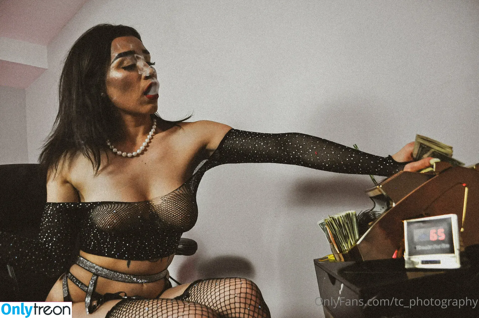 t0pc0ntent nude photo #0060 (dickgrabberstwt)