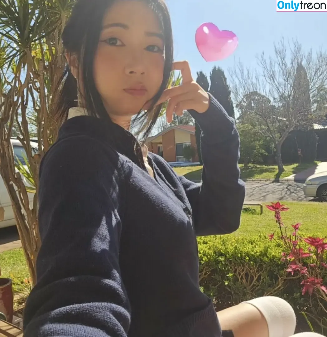 T10Nat nude photo #0068 (ten_against)