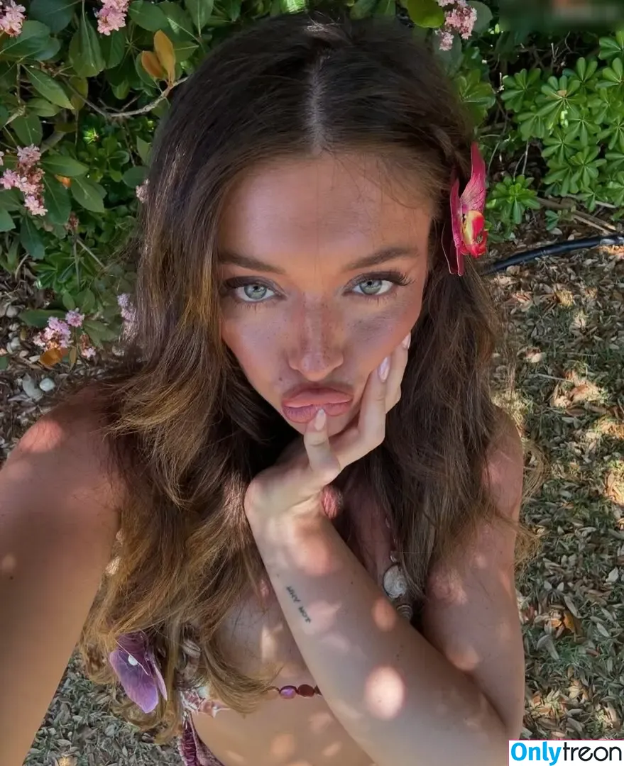Tabitha Swatosh nude photo #0787 (tabithaswatosh)