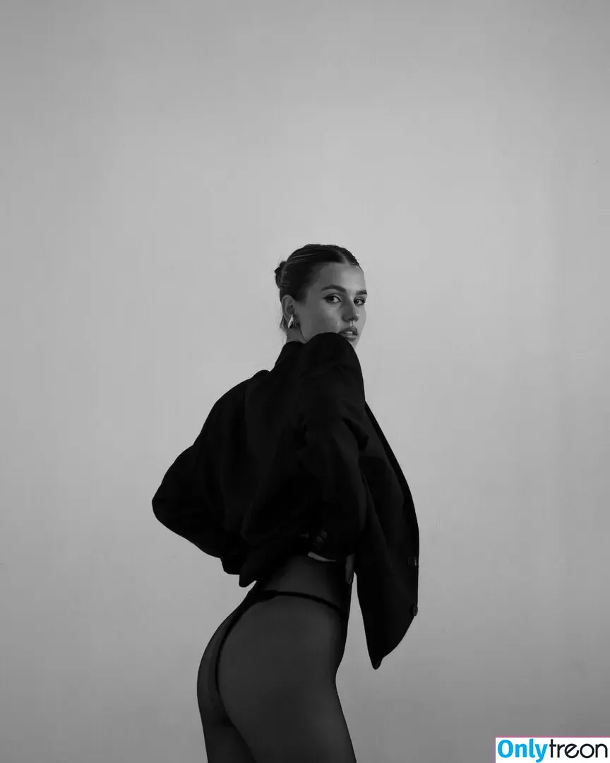 Taisiya nude photo #0004 (Tayakoz / taisiamodel / tayakoz_)