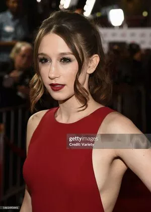 Taissa Farmiga / taissafarmiga nude photo #0021