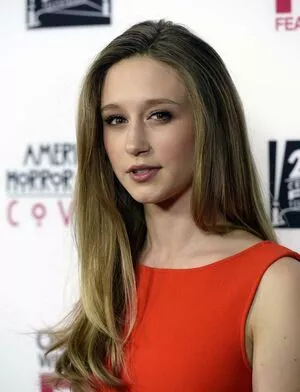 Taissa Farmiga / taissafarmiga nude photo #0082