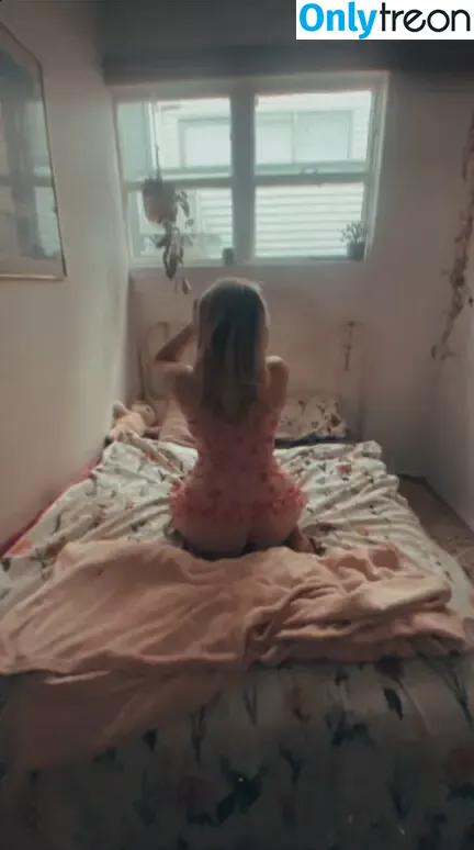 Talia.__.main nude photo #0007 (Talia.__.main)