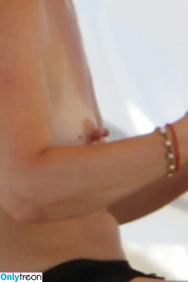 Tamara Beckwith голая photo #0011 (ttpetals)