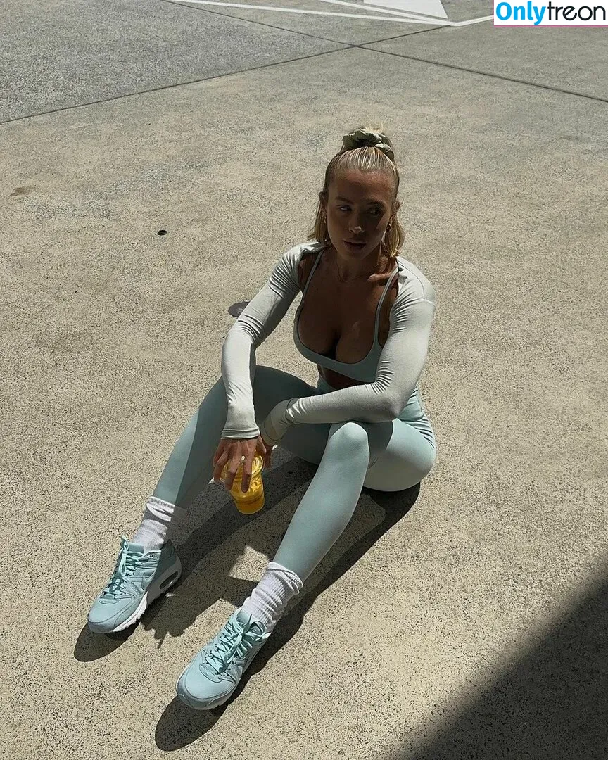 Tammy Hembrow nude photo #0149 (tammyhembrow)