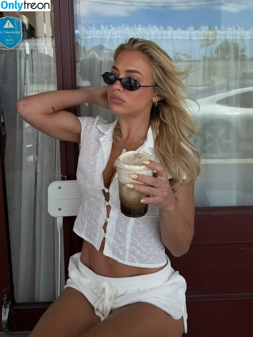 Tammy Hembrow nude photo #0682 (tammyhembrow)