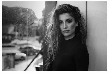 Tania Raymonde / tania.raymonde фото голая #0089