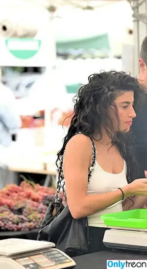 Tania Raymonde / tania.raymonde nude photo #0168
