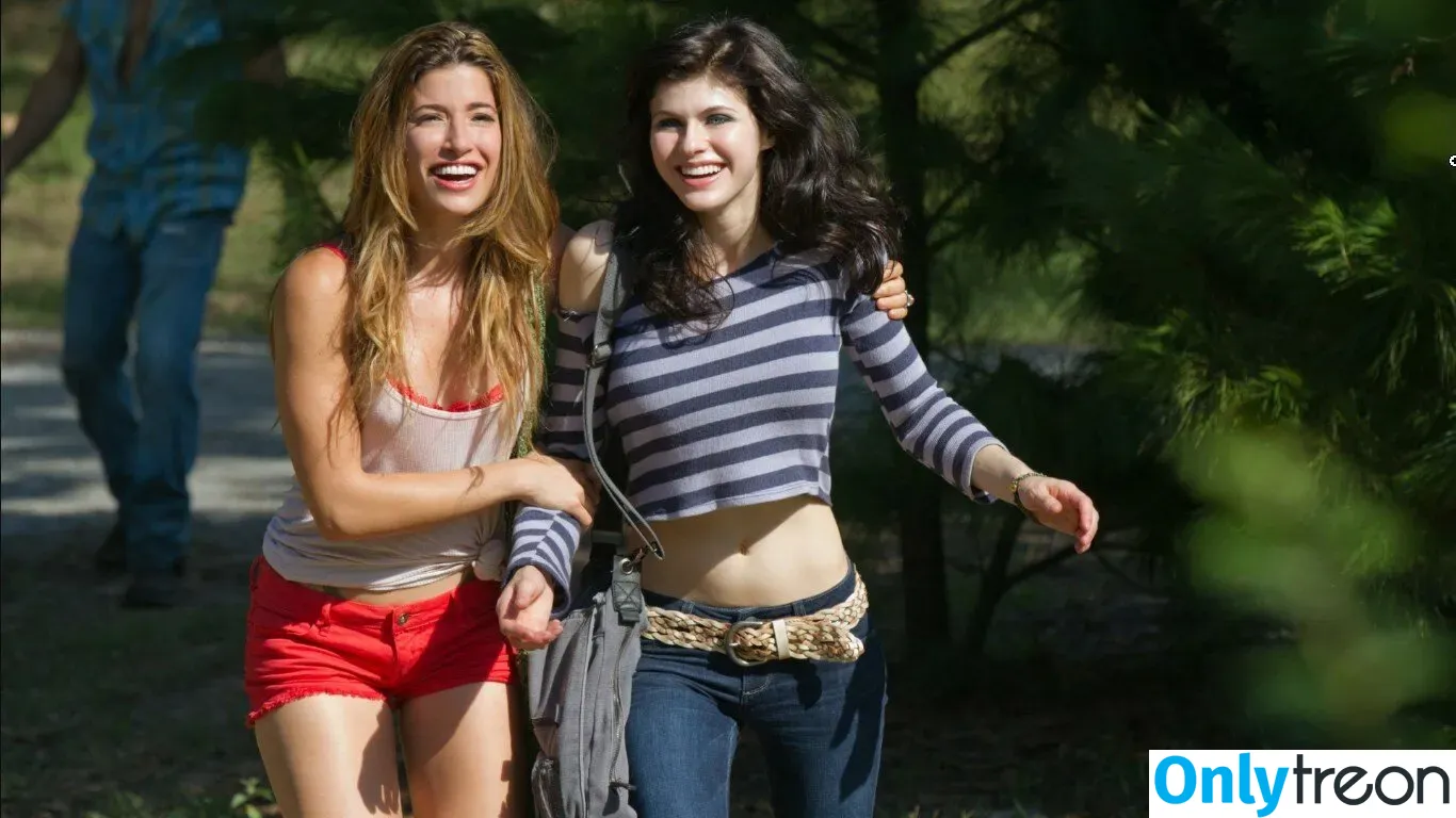 Tania Raymonde nude photo #0025 (tania.raymonde)