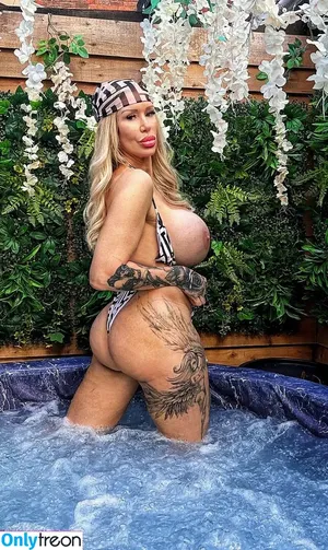taniaamazon / djtaniaamazon nude photo #0191