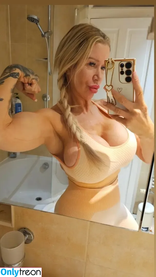 taniaamazon nude photo #0124 (djtaniaamazon)