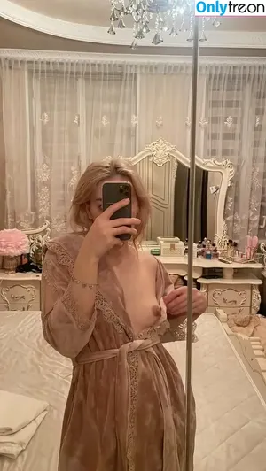  nude photo #0003