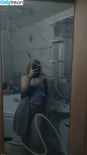  nude photo #0006