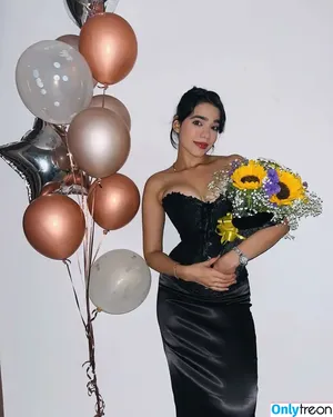 Tanya Khanna / tanyakhannaa nude photo #0005