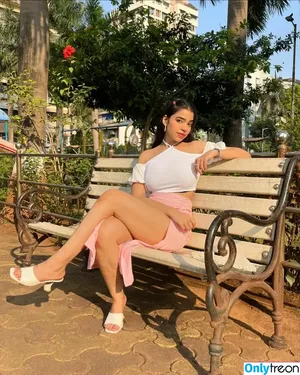 Tanya Khanna / tanyakhannaa nude photo #0011