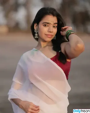 Tanya Khanna / tanyakhannaa nude photo #0023