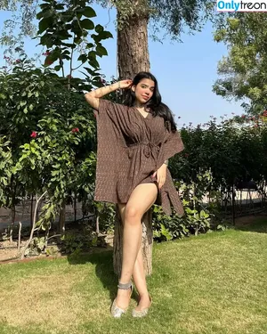 Tanya Khanna / tanyakhannaa nude photo #0036
