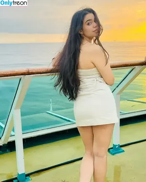Tanya Khanna / tanyakhannaa nude photo #0050
