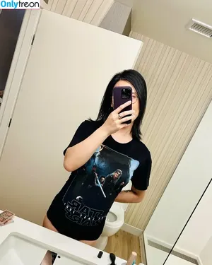 Tara Kaminarito / tarakaminarito nude photo #0019