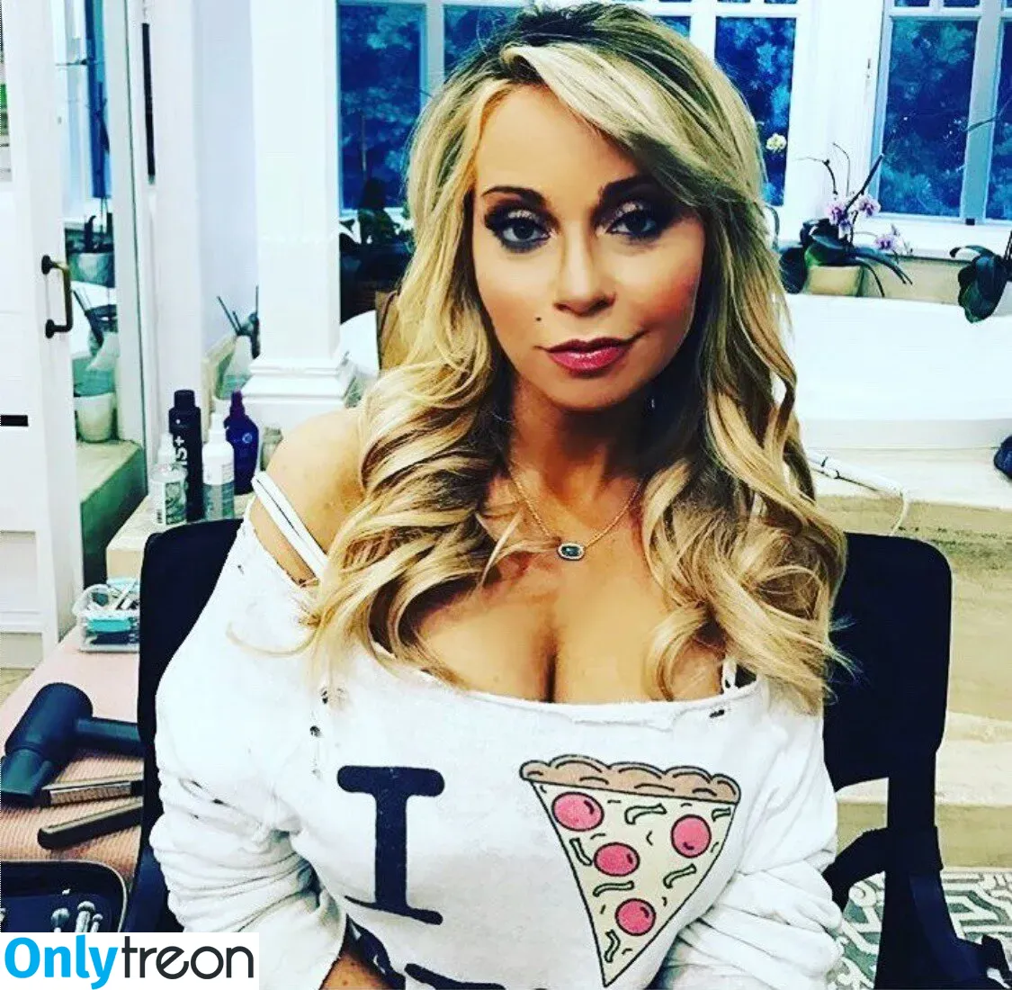 Tara Strong nude photo #0032 (tarastrong)