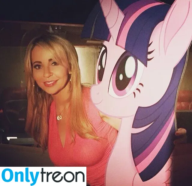 Tara Strong голая photo #0050 (tarastrong)