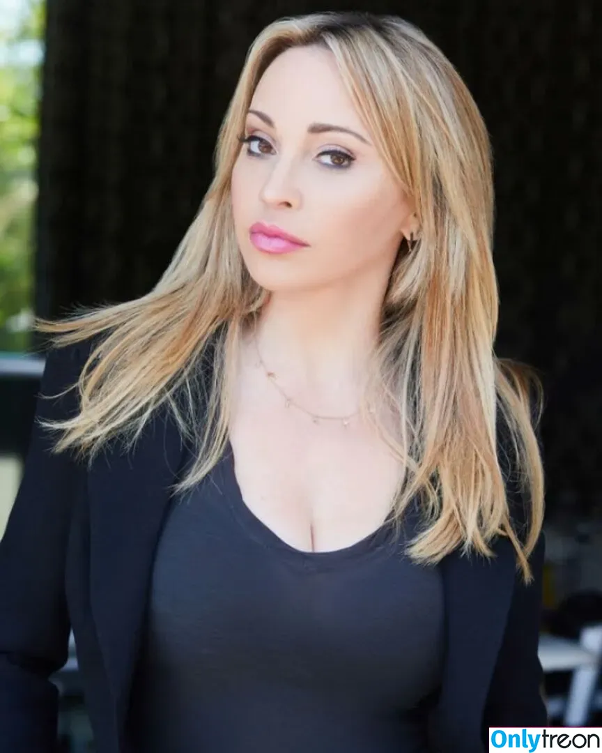 Tara Strong голая photo #0079 (tarastrong)