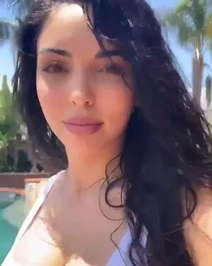 Tara Yazdi / tara.yazdi / thatpersiangirltara фото голая #0087