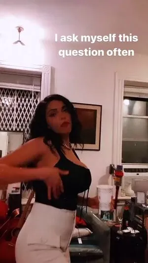 Tara Yazdi / tara.yazdi / thatpersiangirltara фото голая #0110