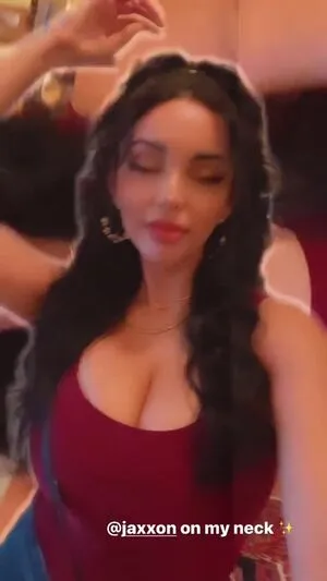 Tara Yazdi / tara.yazdi / thatpersiangirltara фото голая #0112