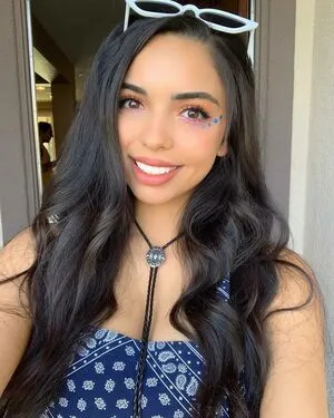 Tara Yazdi / tara.yazdi / thatpersiangirltara фото голая #0134