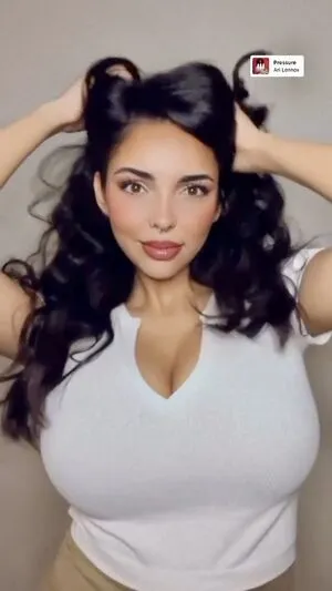 Tara Yazdi / tara.yazdi / thatpersiangirltara фото голая #0143